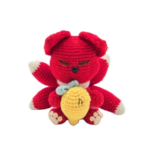 พวงกุญแจถักโครเชต์ทำมือแบบกำหนดเอง ของตกแต่งกระเป๋า ตุ๊กตาอามิกุมิ น่ารัก การ์ตูนจิ้งจอกเก้าหาง ตุ๊กตาขนนุ่ม - Product Image 1