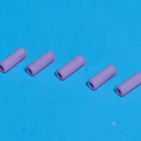 Tube en céramique d'alumine rose à faible perte, personnalisé, manchon en céramique creux pour l'isolation des emballages de semi-conducteurs RF et micro-ondes