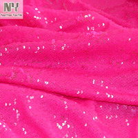 Tissu à paillettes Nanyee Textile avec support en maille, 5 mm, paillettes inversées fluorescentes fuchsia rose vif