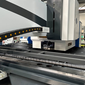 Machine de poinçonnage à tourelle CNC haute vitesse pour la fabrication de pièces métalliques avec changeur d'outils automatique et système de positionnement de précision - Product Image 3