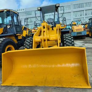 <span class=keywords><strong>Loader</strong></span> Roda <span class=keywords><strong>Komatsu</strong></span> WA320 Bekas Asli Jepang Termasuk Motor Pompa untuk Penjualan Alat Berat Konstruksi - Product Image 3