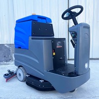 Machine à nettoyer les sols 750 pour le lavage, le séchage et le nettoyage rapides de grandes surfaces dans les entrepôts logistiques, les usines et les centres commerciaux