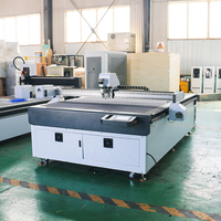 1325 Automatische CNC-Vibrationsmesser-Stoffschneidemaschine 220V für Schaumstoff, Leder, EVA, Stoff