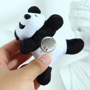 Distintivo decorativo per borsa a spilla alla moda Panda con adorabile Design di bambola Panda - Product Image 1
