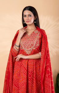 Kurti Bhandej con estampado y bordado, Kurta de algodón con pantalones y Dupatta, producto hecho a mano al por mayor, personalizado - Product Image 6