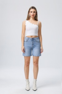 Shorts in Denim a Vita Alta con Dettagli Rivettati, Lavaggio Stonewashed, Blu Chiaro, Stile Casual Estivo, Vestibilità Regolare, Jeans da Donna - Product Image 3