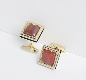 Accessoires pour homme Boutons de manchette en plaqué or 18 carats Fengshui Gemstone Agate rouge MSDADO004 | Collection Tinh Vu | Made in Vietnam - Product Image 1