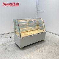 Vitrine Réfrigérée à Gâteaux en Verre Courbé avec Éclairage LED Supérieur, Logo Personnalisé, Ventilateur Dissimulé et Refroidissement par Air pour Cafés et Boutiques de Desserts