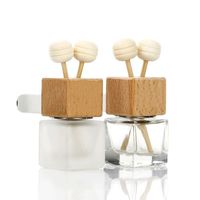 Diffuseur d'aromathérapie pour voiture en verre carré avec clip de ventilation, bouteille avec couvercle en bois, désodorisant pour voiture, bouteille d'huile essentielle parfumée, logo personnalisé