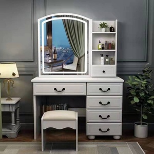 Table de maquillage compacte de style européen blanche pour petite chambre, meuble de rangement minimaliste, coiffeuse en bois pour chambre à coucher - Product Image 1