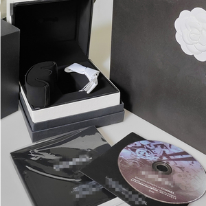 Élégant blanc noir Pu rubans d'emballage à l'intérieur de l'estampage à chaud Logo Chanl montre poignet boîte ensemble - Product Image 4
