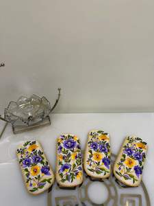 Estuche de anteojos de Estilo Vintage bordado a mano hecho a medida con flores artesanales. Ideal para viajeros diarios - Product Image 6