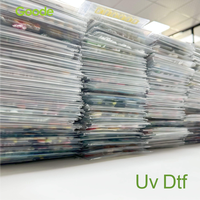 Autocollant porte-clés Goode à faible MOQ, de haute qualité, imprimé UV DTF, motif visage souriant de dessin animé, en PET, étanche et écologique