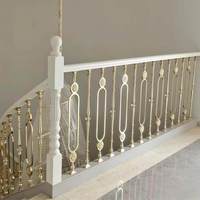 Rampe d'escalier en aluminium sculpté de qualité supérieure, finition noir et or, balustrade intérieure de luxe pour villas, hôtels et projets de bureaux