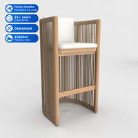 Ensemble de table et chaises de bar d'extérieur modernes avec tabourets hauts en corde tressée, finition grain de bois, mobilier de patio, balcon, hôtel