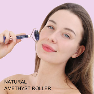Set Gua Sha e Rullo di Giada in Ametista Autentica, Massaggiatore <span class=keywords><strong>Viso</strong></span> in <span class=keywords><strong>Pietra</strong></span> Naturale, Confezione Personalizzata, Ingrosso, Skincare, Home Spa, Realizzato in Giada - Product Image 3