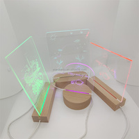 Lampe de chevet LED 3D moderne en gros, lumière chaude blanche RGB, avec tableau de messages, support en bois, bouton tactile, pour salon résidentiel