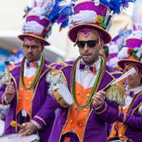 Vente en gros usine : Colliers de perles Mardi Gras, Perles Saint-Patrick, Perles de fête de carnaval, Perles à lancer Mardi Gras