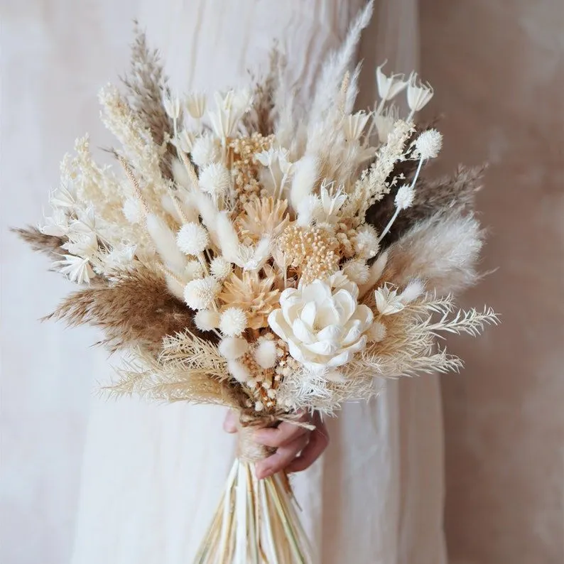 Special Design Widely Used dried flowers bouquet with pampas Gypsophila Flowers for bride wedding bouquet
