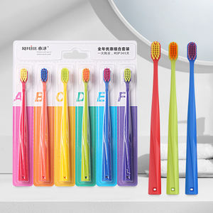 <span class=keywords><strong>Brosse</strong></span> à <span class=keywords><strong>dents</strong></span> souple adulte personnalisée en gros pour poignée en PP style suisse en nylon coloré pour gomme sensible <span class=keywords><strong>brosse</strong></span> de nettoyage des <span class=keywords><strong>dents</strong></span> manuelle - Product Image 2