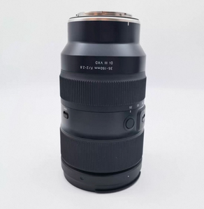 เลนส์ 35-150 มม. f/2-2.8 Di III VXD Z — เลนส์ซูมถ่ายภาพบุคคลแบบ F2 ที่เริ่มต้นที่ค่า F2 ตัวแรกในโลก สภาพดีเยี่ยม ใช้งานได้เต็มประสิทธิภาพ! - Product Image 1