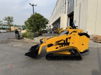 Mini-chargeuse sur chenilles Kubota, compacte et maniable, avec poste de conduite sur le devant