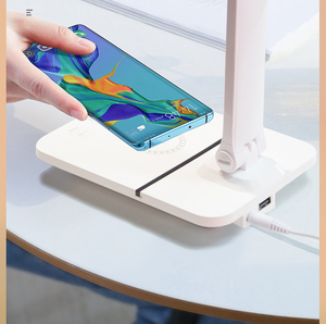 <span class=keywords><strong>Lampe</strong></span> de bureau LED moderne en métal <span class=keywords><strong>Wilit</strong></span> 2022 avec charge sans fil et prise USB - Product Image 4