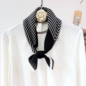 Sciarpa Nera in Seta Crepe de Chine Leggera e Trasparente per Primavera Estate, Minimalista ed <span class=keywords><strong>Elegante</strong></span> - Product Image 4