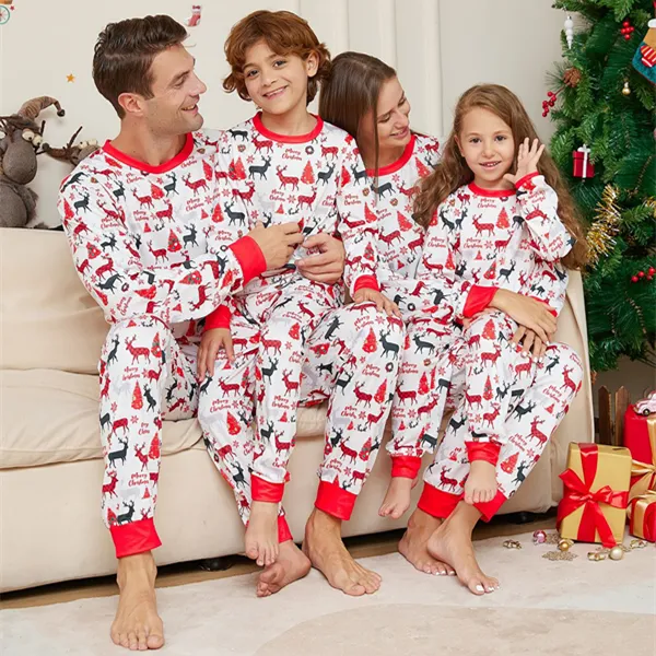 2023 Xms Navidad familia pijamas conjuntos de ropa moda dibujos animados Reno estampado completo Navidad pijamas familia juego trajes