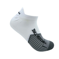 Logo personnalisé Basketball Gym Chaussettes de sport athlétique en coton à compression pour hommes