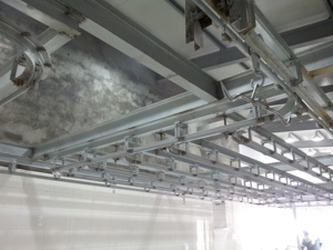 Sistemi di Trasporto su Rotaia per Carcasse di Suini e Ovini, Rotaie per Appendere la Carne, Attrezzature per Piccoli Mattatoi e Stanze di Refrigerazione - Product Image 5