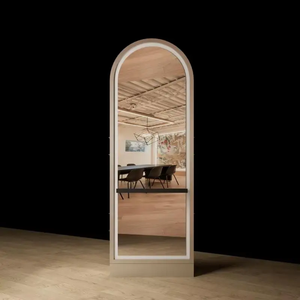 Station <span class=keywords><strong>de</strong></span> <span class=keywords><strong>coiffure</strong></span> <span class=keywords><strong>de</strong></span> luxe avec miroir arqué doré et plan <span class=keywords><strong>de</strong></span> travail en bois clair, poste <span class=keywords><strong>de</strong></span> travail multi-places <span class=keywords><strong>pour</strong></span> <span class=keywords><strong>salon</strong></span> <span class=keywords><strong>de</strong></span> <span class=keywords><strong>coiffure</strong></span> - Product Image 6