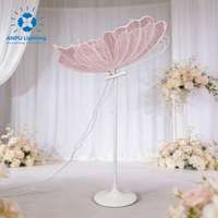 Lampes de sol à motif de papillon rose romantique Anpu avec LED pour la décoration de l'allée de mariage