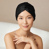 Topi tidur berbahan 100% sutra ini anti kusut, lembut, nyaman, dan ramah di rambut serta kulit Anda.