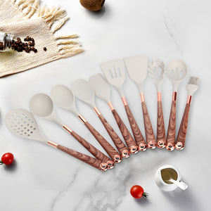 Ustensiles de cuisine en silicone, ensemble d'ustensiles de cuisine rose gold, outils de cuisson et de pâtisserie avec manche en bois - Product Image 3