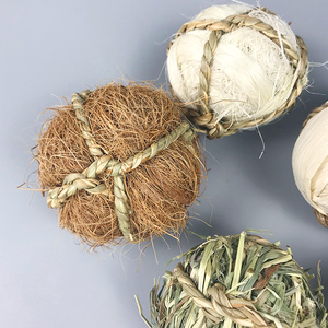 Jouet à mâcher interactif pour petit animal Boule d'herbe naturelle pour friandises de <span class=keywords><strong>lapin</strong></span> Balle à mâcher tressée Jouets <span class=keywords><strong>Lapin</strong></span> Cochon d'Inde Hamster - Product Image 5