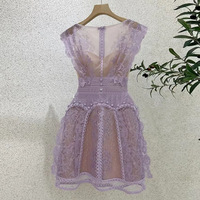 Boutique Großhandel Vietnamesisches Minderheitenkleid 2026 Sommer Neu Schmal Geschnittenes Spitzenkleid mit Transparenten Elementen, Sexy V-Ausschnitt, Elegantes A-Linien-Design
