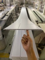 Honduras El Salvador Pvc Plafond Pared Techo Intérieur Tablilla Pvc Panneau de plafond en bois Panneau Pvc Latte pour Faux Ciel