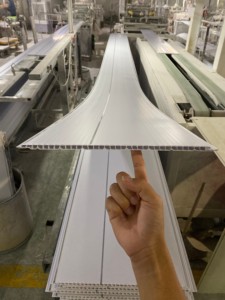 Honduras El Salvador <span class=keywords><strong>Pvc</strong></span> Techo Pared Techo Interior Tablilla <span class=keywords><strong>Pvc</strong></span> Panel de techo de <span class=keywords><strong>madera</strong></span> Tablero <span class=keywords><strong>Pvc</strong></span> Listón para <span class=keywords><strong>cielo</strong></span> <span class=keywords><strong>falso</strong></span> - Product Image 5