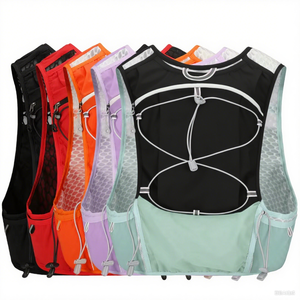 Gilet da Corsa Leggero e Impermeabile con Tasca Porta Telefono e Cerniera per Escursionismo, Trail Running, Maratona - Zaino di Idratazione per Sport e Viaggi - Product Image 1