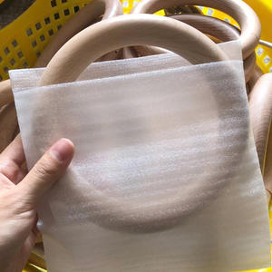 Verstellbarer Runder Kleiderbügel für Unterwäsche, Schals und Tücher mit Magnet aus Natürlichem Buchenholz - Product Image 3