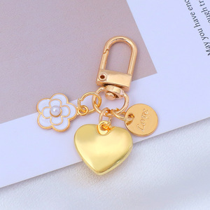 Porte-clés Cœur Métallique Adorable pour Étui <span class=keywords><strong>AirPods</strong></span>, avec Perle Camélia LOVE, Breloque Suspendue, Cadeau pour Couples - Product Image 3