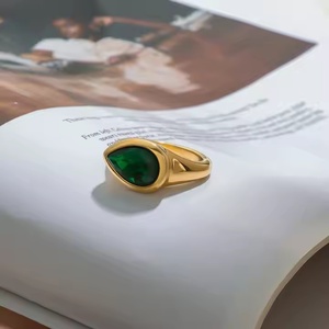 18K <span class=keywords><strong>Gold</strong></span> Schlangenring mit Grünem Zirkon Edelstahl Gewickelter Schlangen-Schmuck Minimalistischer Stapelbarer <span class=keywords><strong>Ring</strong></span> für Alltägliche Eleganz - Product Image 2