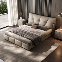 Lit double capitonné de luxe en cuir véritable, design italien moderne, pour chambre principale, idéal pour projets d'appartements