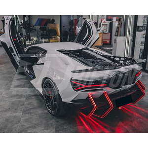 Diffuseurs de pare-chocs arrière en fibre de carbone sèche style DK avec éclairage LED pour Lamborghini Revuelto - Product Image 5