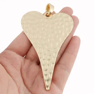 Or mat grand martelé amour coeur pendentifs à breloques pour collier fabrication de bijoux résultats 99x59mm