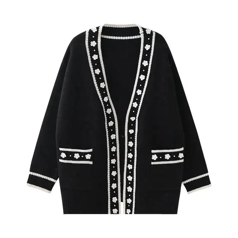 2021 Women's high quality Fashion design Beaded Color contrast knitted sweater cardigan