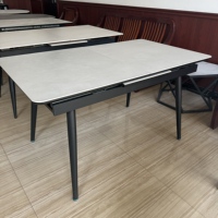 Table de salle à manger moderne de luxe en acier inoxydable et pierre pour appartement et villa