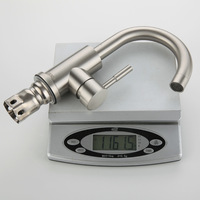 Robinet d'eau pour lavabo domestique en acier inoxydable 304 OEM ODM 360 °   Robinet à bec unique avec noyau de vanne en céramique, tuyau flexible rotatif