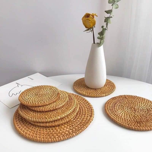 Posavasos de Bambú y Ratán Hechos a Mano en Vietnam, Aislantes del Calor, Ecológicos, con Diseño Floral Clásico, para Decoración Navideña, Regalo - Product Image 6